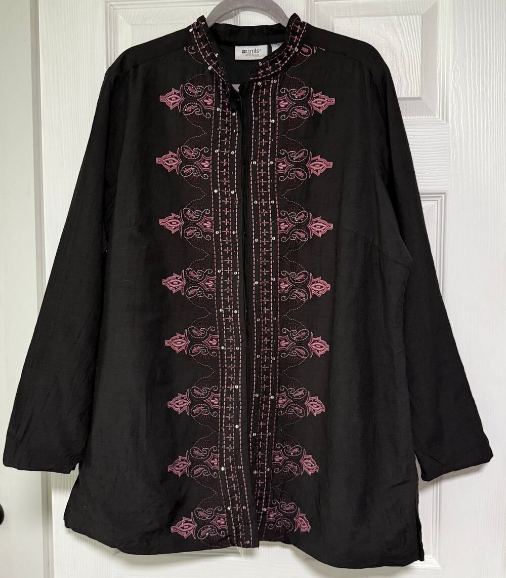 Units Woman Embroidered Sequin Silk Blend Tunic Top Size 1X